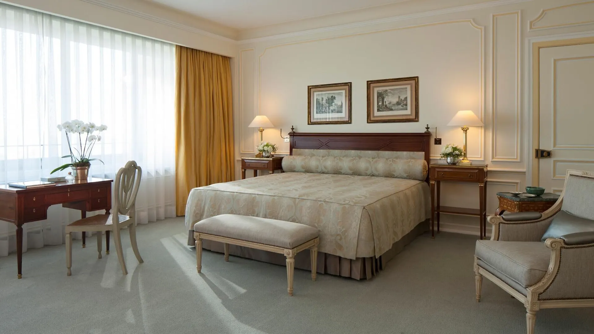 Four Seasons Hotel Ritz Lisboa 5*,